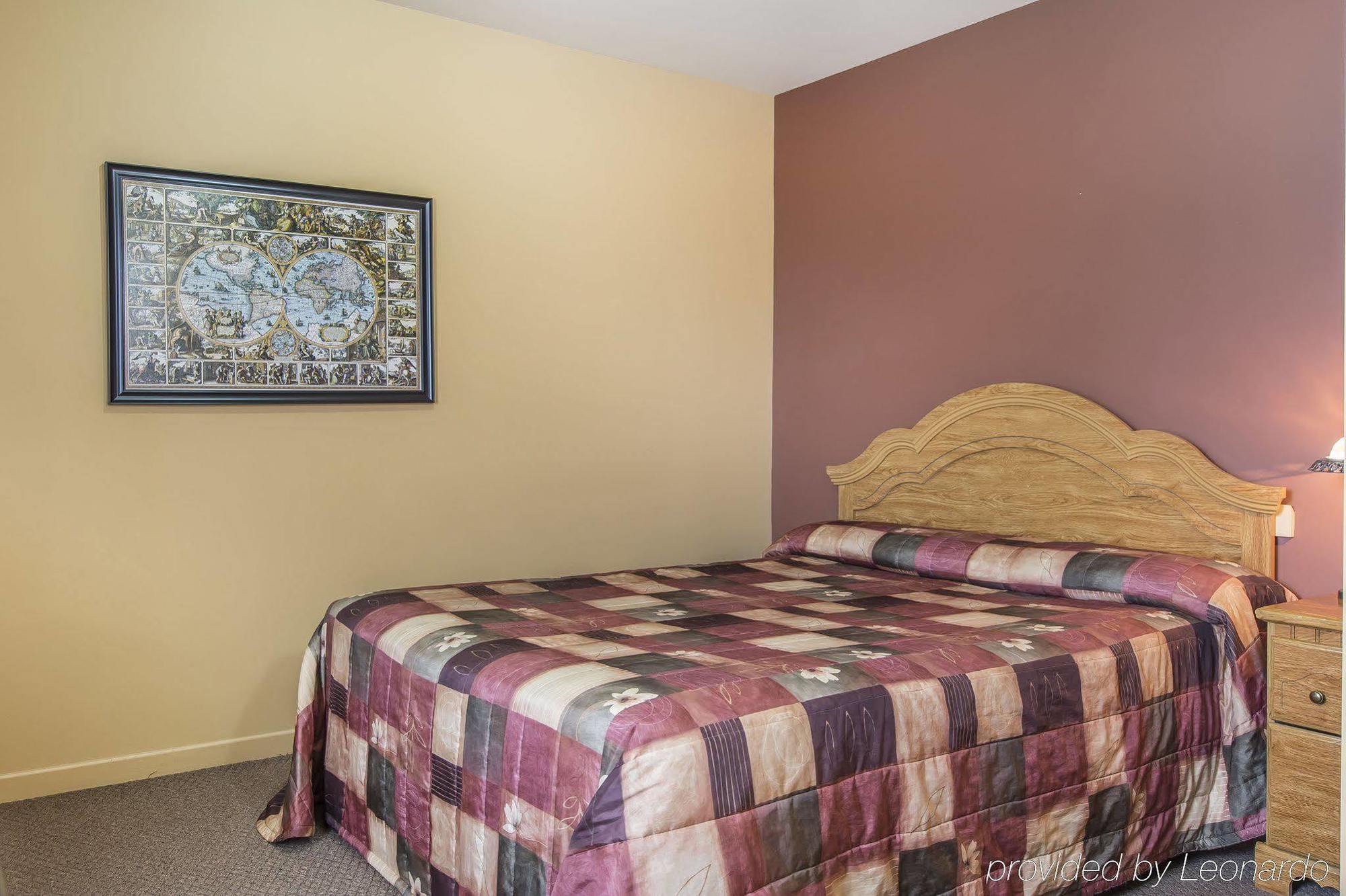 Econo Lodge Cabano Экстерьер фото