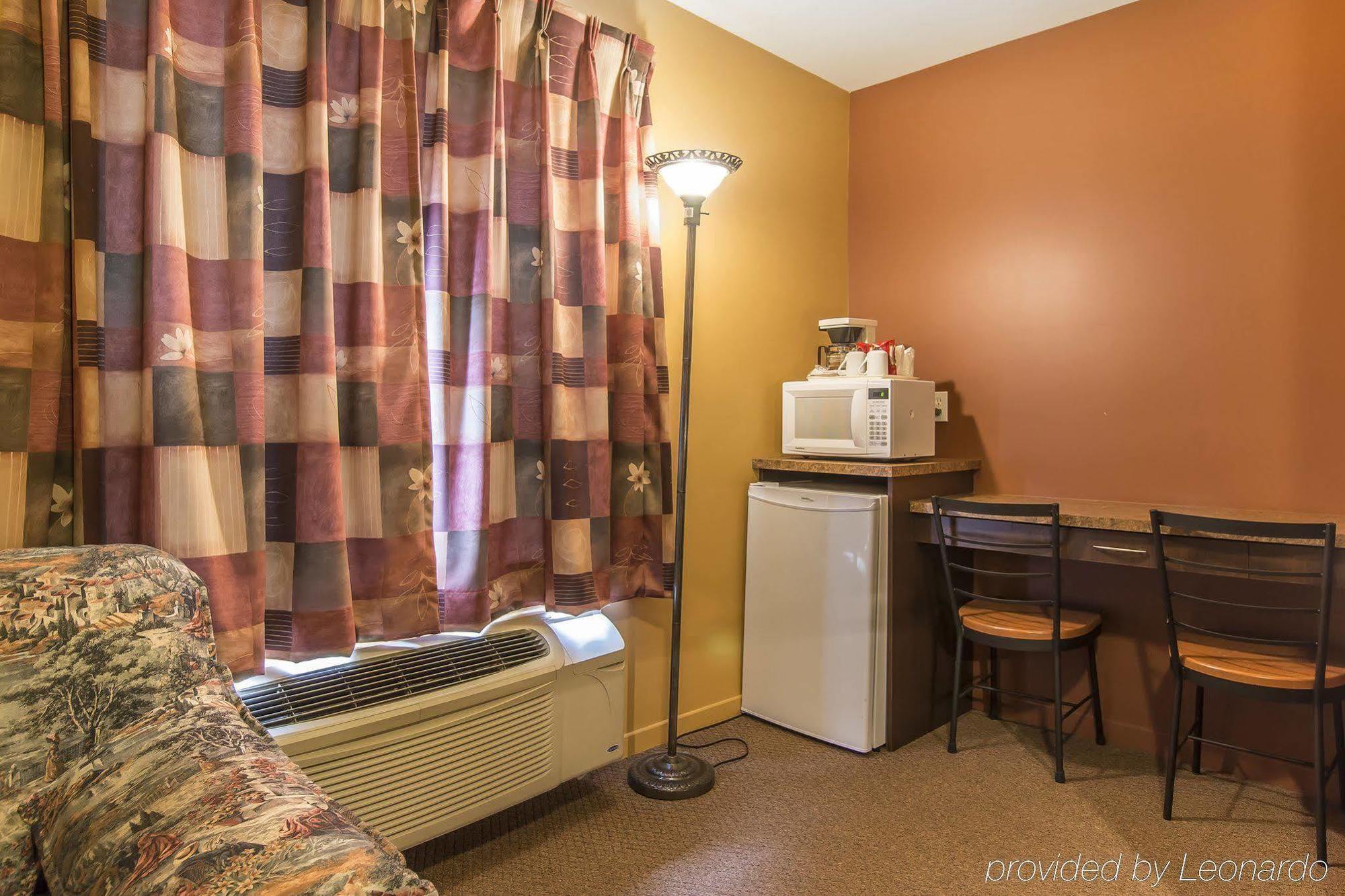 Econo Lodge Cabano Экстерьер фото