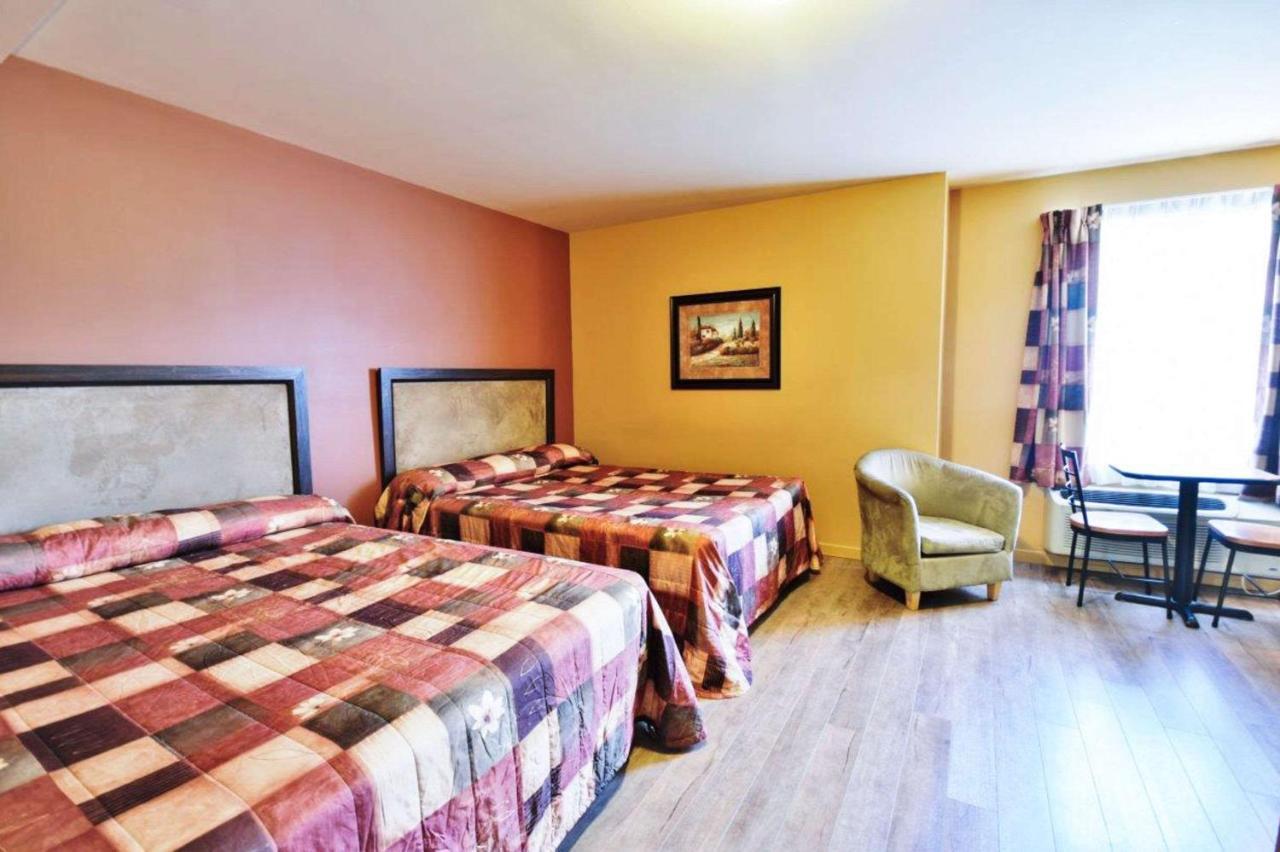 Econo Lodge Cabano Экстерьер фото