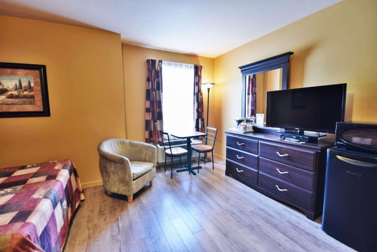 Econo Lodge Cabano Экстерьер фото